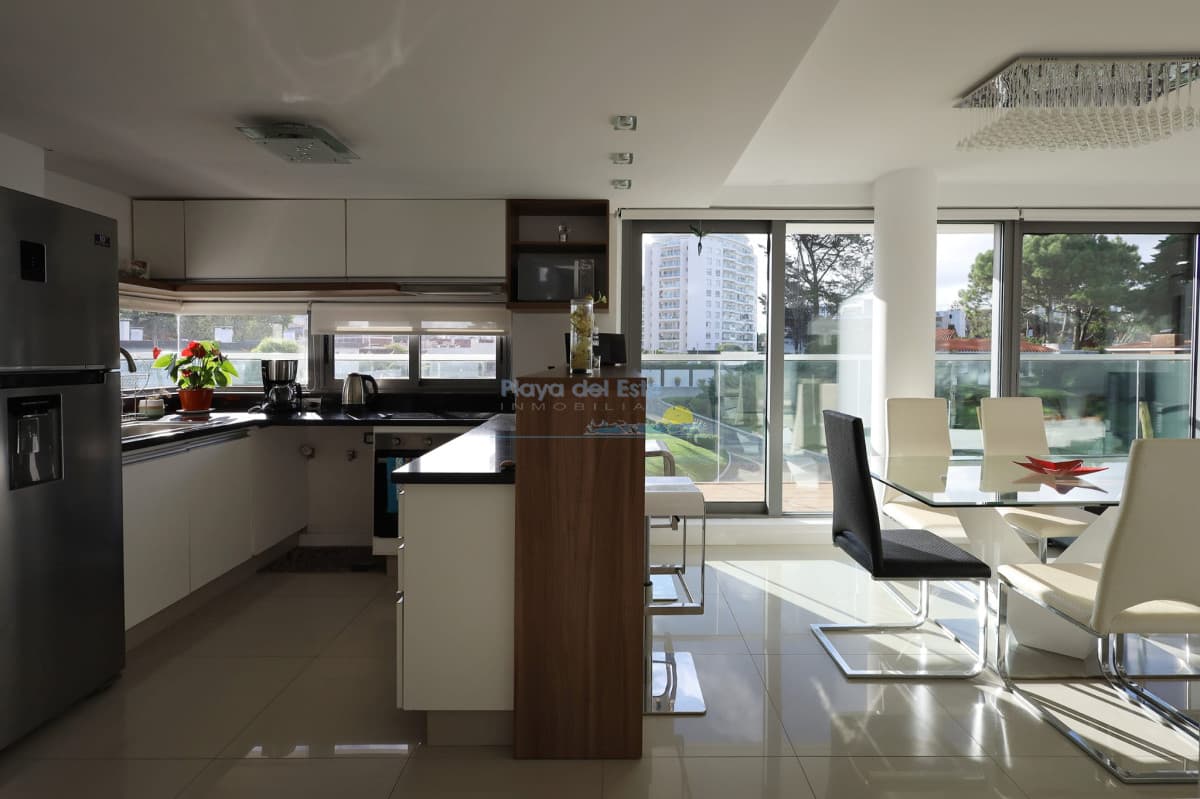 Apartamento en Venta de 2 dormitorio en Edificio Chronos , Punta del este , Playa Mansa  - Inmobiliaria Playa del Este