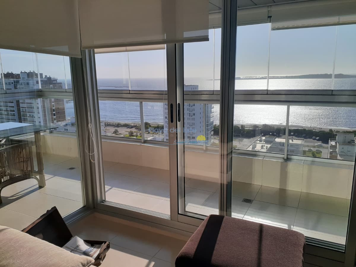 Pent house con vista directa a playa mansa  - Inmobiliaria Playa del Este