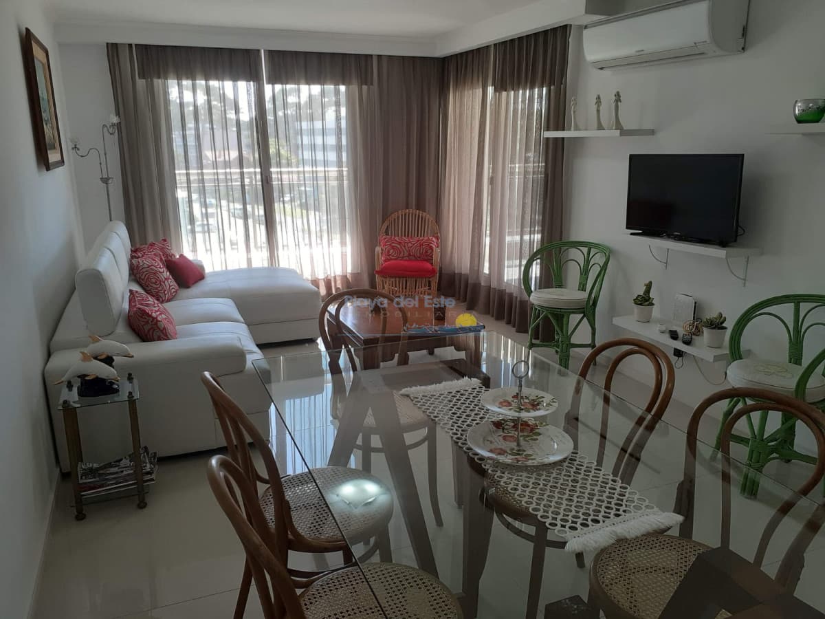 Apartamento de 3 Dormitorios en Alquiler temporal en PLACE LAFAYETTE , Punta del este  - Inmobiliaria Playa del Este