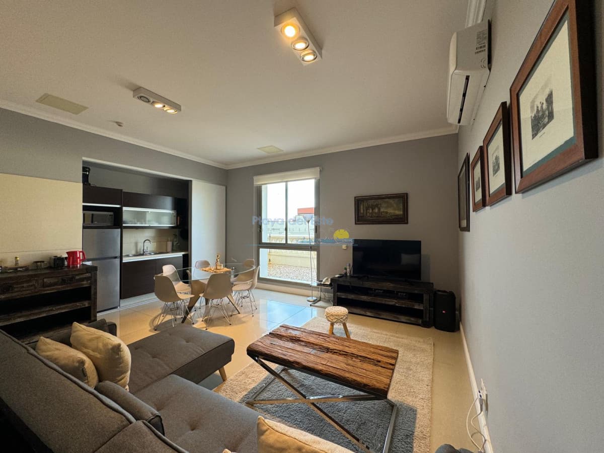 Apartamento en Alquiler de temporada de 1 dormitorio en Torre Imperiale , Punta del este , Playa brava , frente al mar  - Inmobiliaria Playa del Este