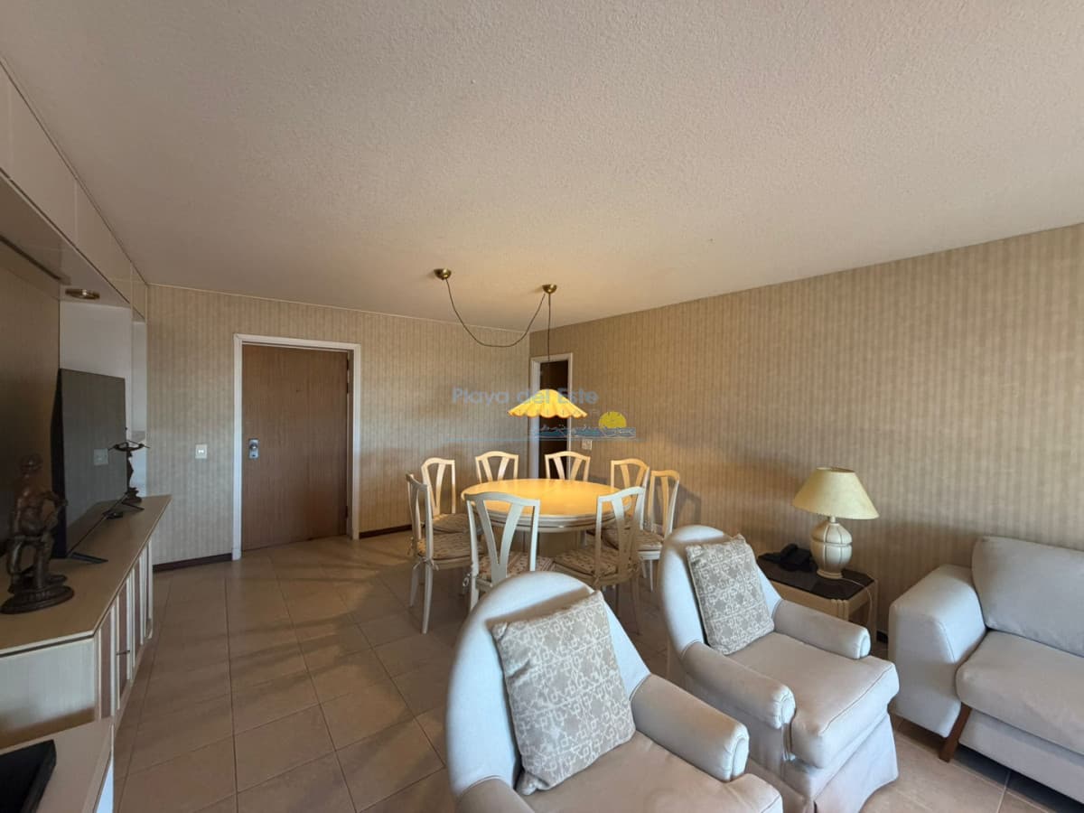 Apartamento de 3 dormitorios en alquiler anual e invernal en Punta del esta , Playa mansa , Torreon  - Inmobiliaria Playa del Este