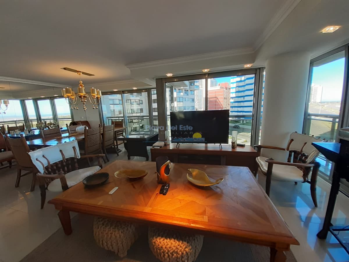 Apartamento en venta de 3 dormitorios en Torre imperiale  , Punta del este , Playa Brava  - Inmobiliaria Playa del Este