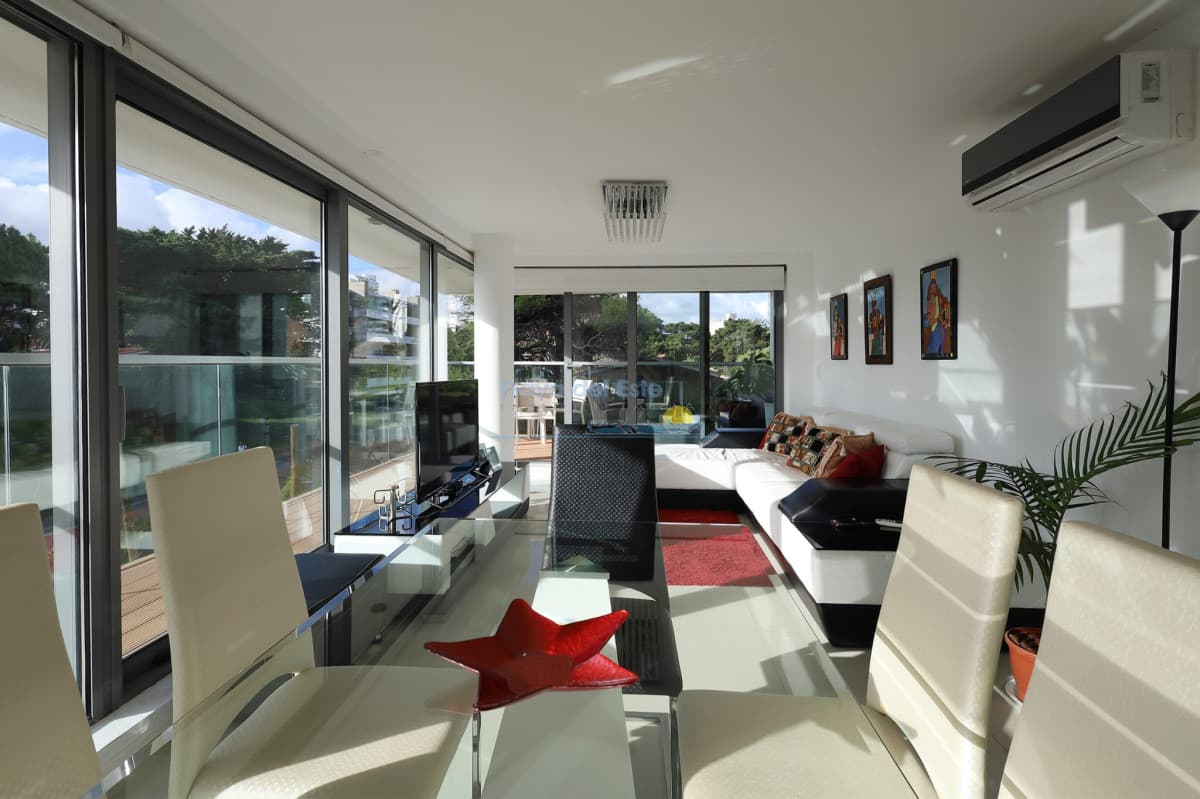 Apartamento en Venta de 2 dormitorio en Edificio Chronos , Punta del este , Playa Mansa  - Inmobiliaria Playa del Este