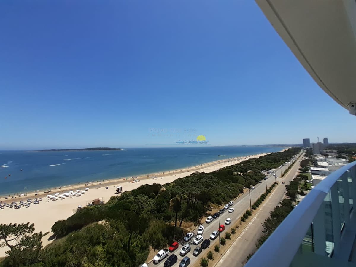 Apartamento en Venta de 3 dormitorios en Punta del este , Playa Mansa , Edificio Paramount , Vista al mar  - Inmobiliaria Playa del Este