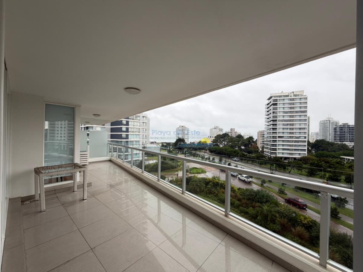 Apartamento en Venta de 4 dormitorios en Torre ONE , Punta del este . Playa Brava , Roosevelt - Inmobiliaria Playa del Este
