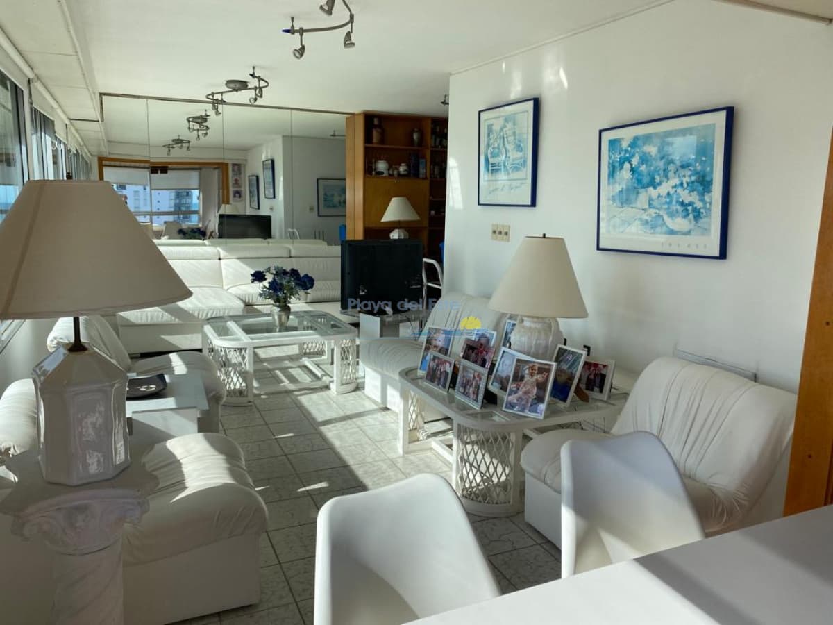 Apartamento en Venta de 3 dormitorios en Punta del este , Gorlero , Península  - Inmobiliaria Playa del Este