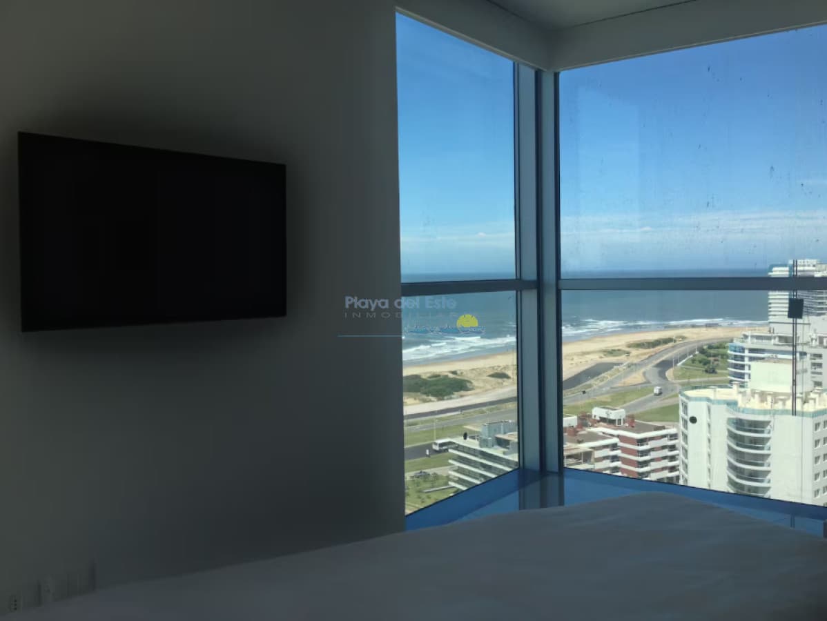 En Venta  Apartamento de 3 dormitorios en Punta del este , Playa brava , Wind tower  - Inmobiliaria Playa del Este
