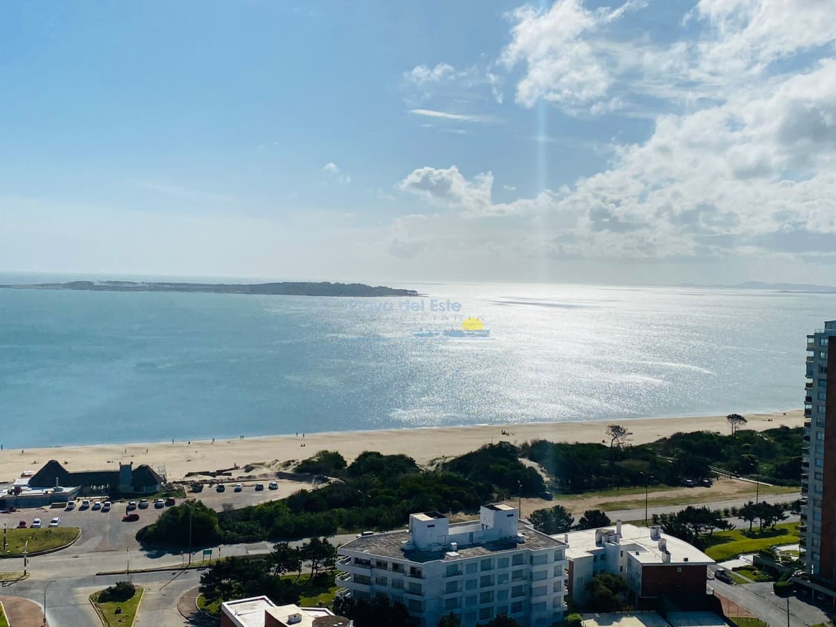 Apartamento de 2 Dormitorios en Venta en Punta del este , Playa Mansa , Miami Boulevard , Vista al mar  - Inmobiliaria Playa del Este