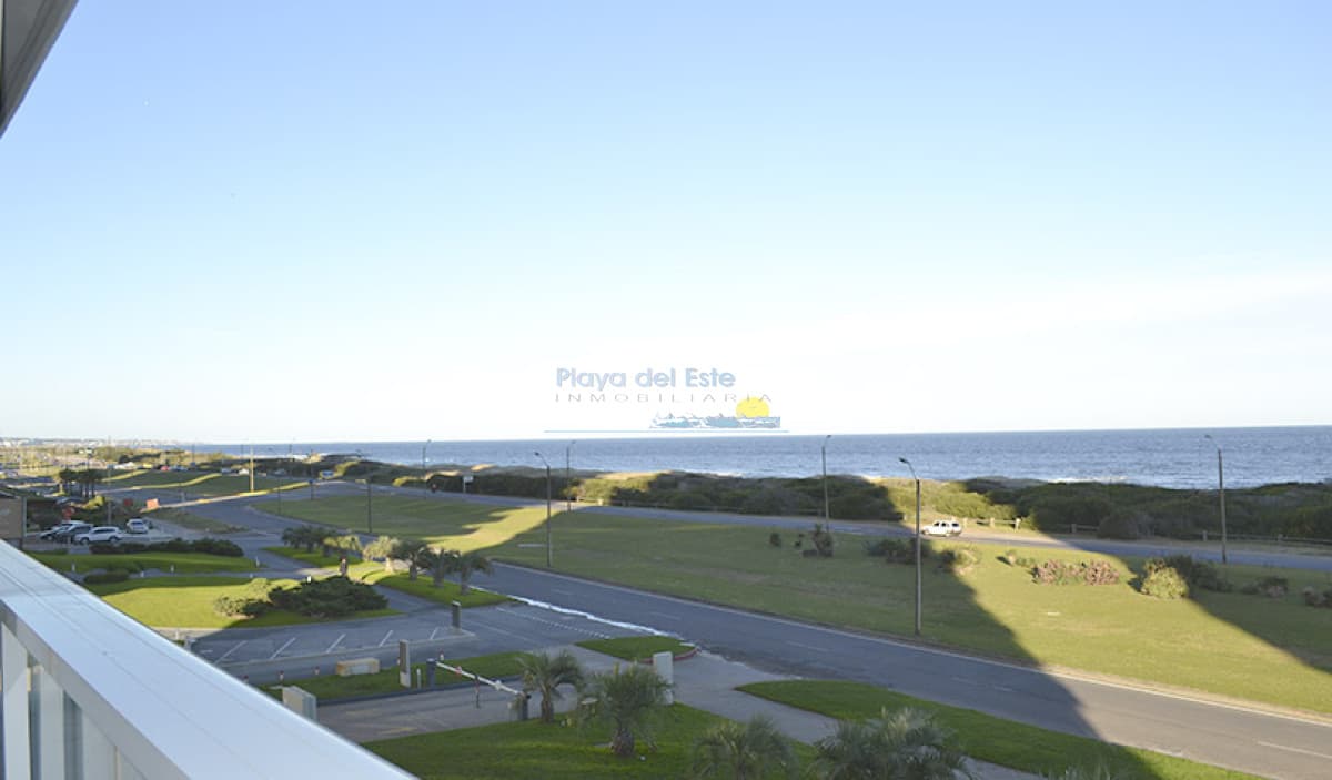 Apartamento de 2 Dormitorios en Torre Le Parc , Playa Brava , Punta del este  - Inmobiliaria Playa del Este