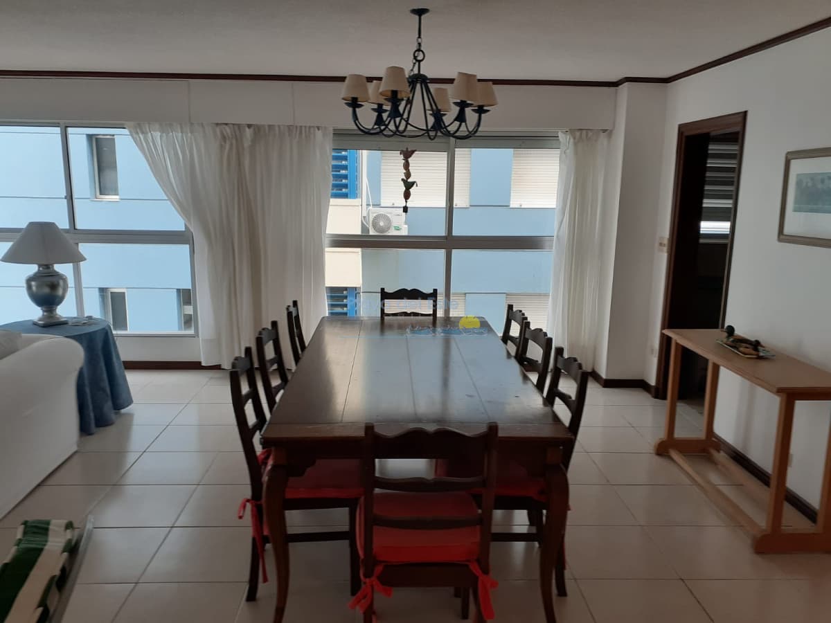 Apartamento en Venta de 3 dormitorios en Punta del este , Península , Playa brava  - Inmobiliaria Playa del Este