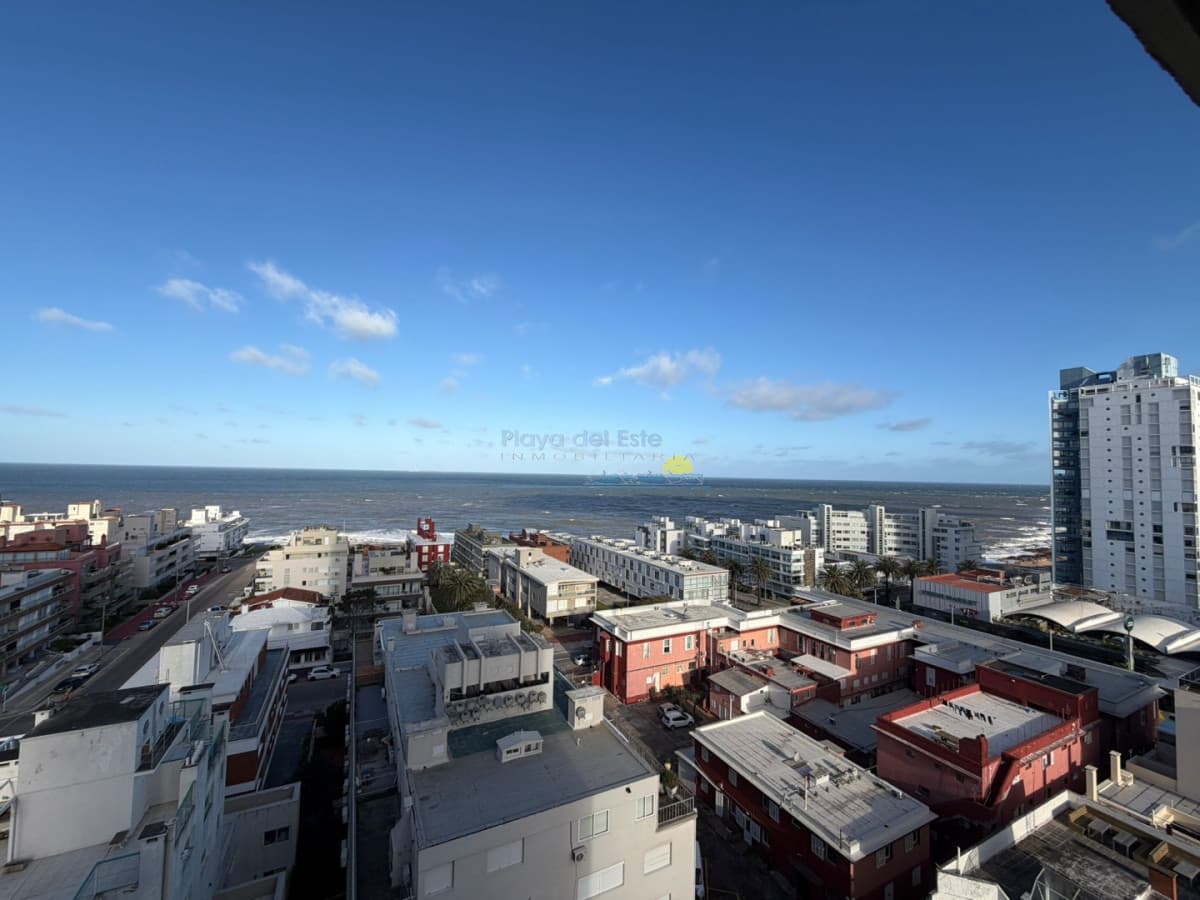 Apartamento de 3 dormitorios en alquiler temporal en Punta del este , Península , Gorlero  - Inmobiliaria Playa del Este