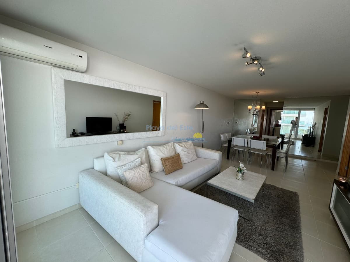 Moderno apartamento en a pasos de la Mansa - Inmobiliaria Playa del Este