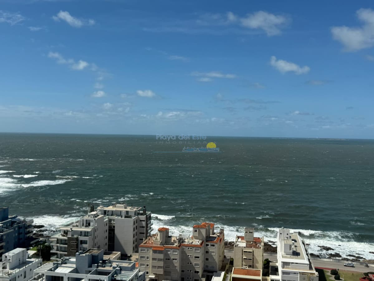 Apartamento en venta de 2 dormitorios y servicio en Torre Van Gogh , Península , Punta del este  - Inmobiliaria Playa del Este
