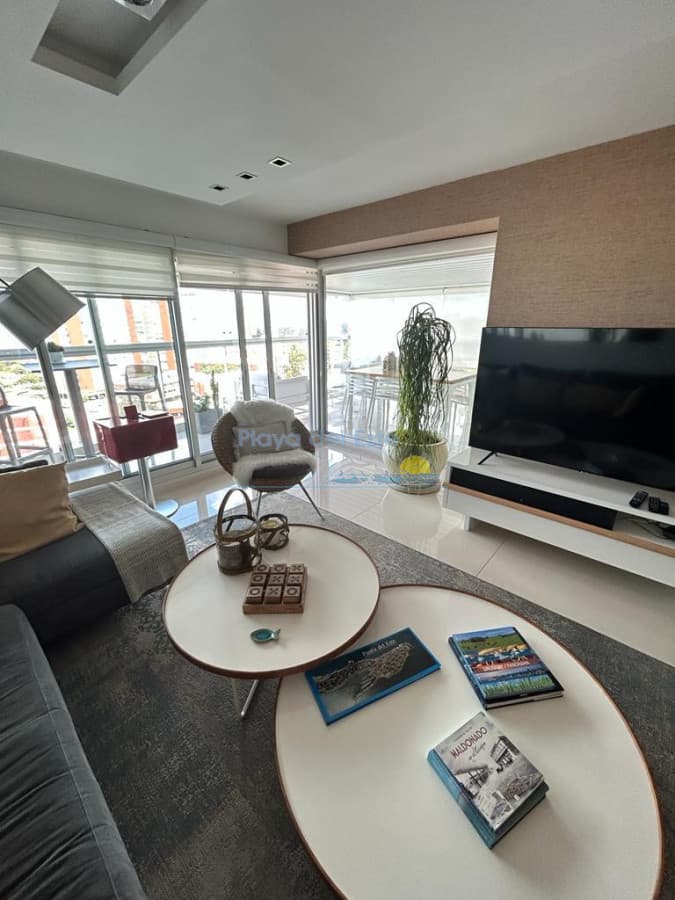 Apartamento en alquiler temporal de 3 dormitorios en Miami boulevard , Punta del este , Playa mansa  - Inmobiliaria Playa del Este