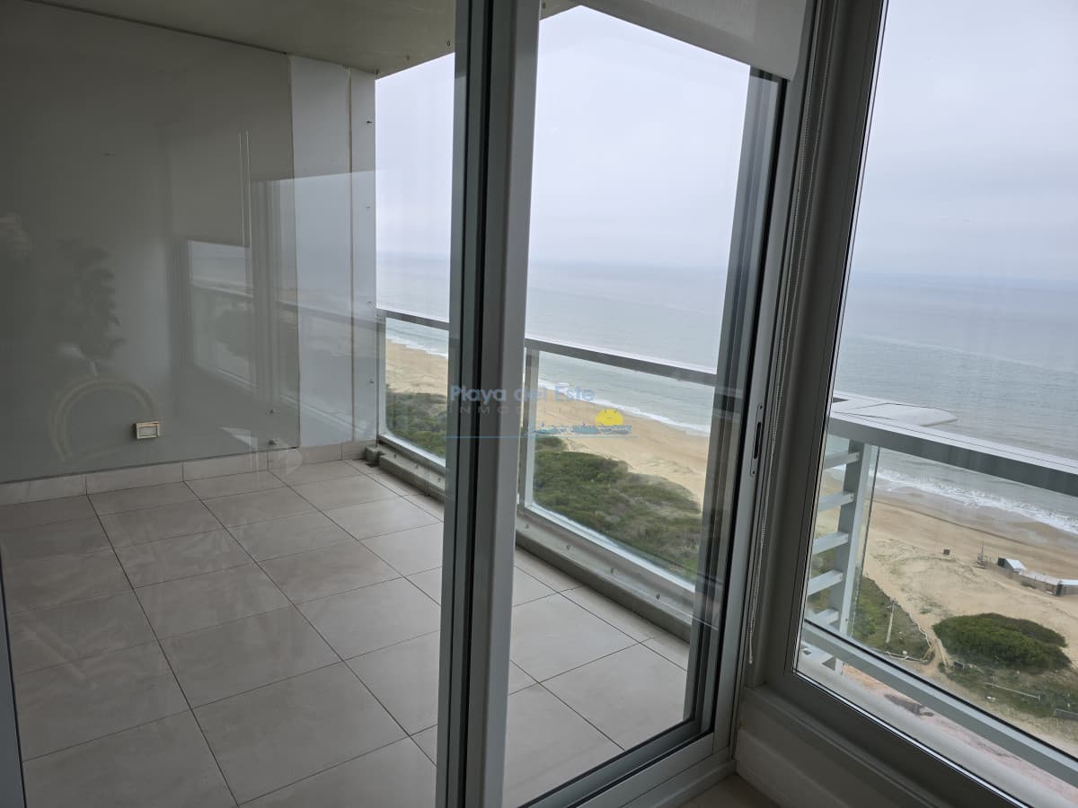 Apartamento en venta de 2 dormitorios en Torre Le parc , Punta del este , Playa brava - Inmobiliaria Playa del Este