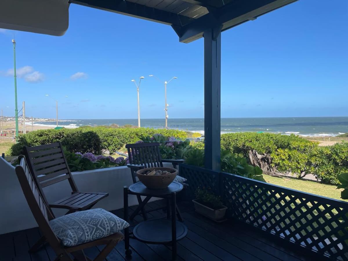 Apartamento duplex en alquiler de temporada de 2 dormitorios en Punta del este  - Inmobiliaria Playa del Este