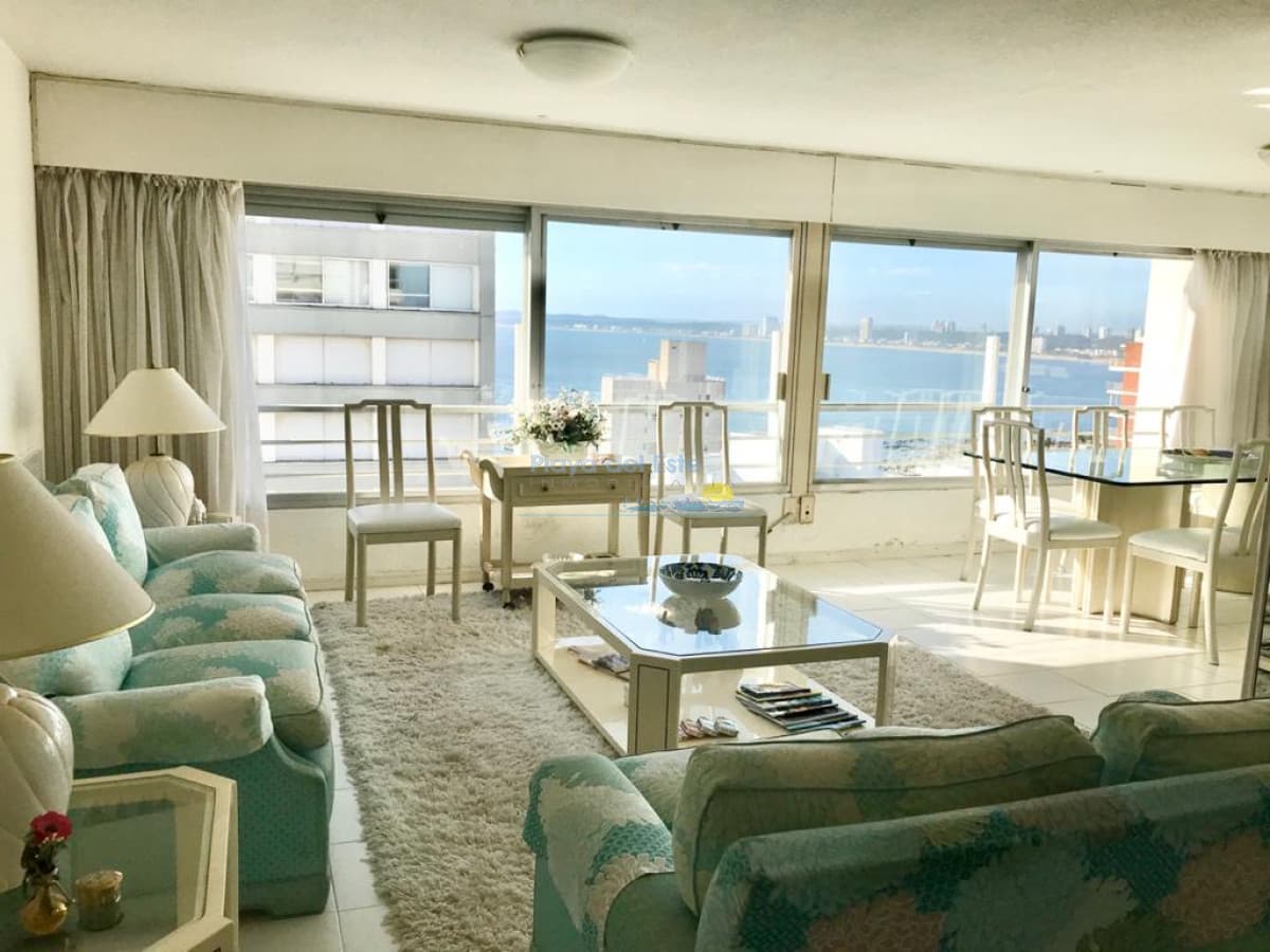Apartamento de 3 dormitorios en Torre Verona , península , Punta del este  - Inmobiliaria Playa del Este