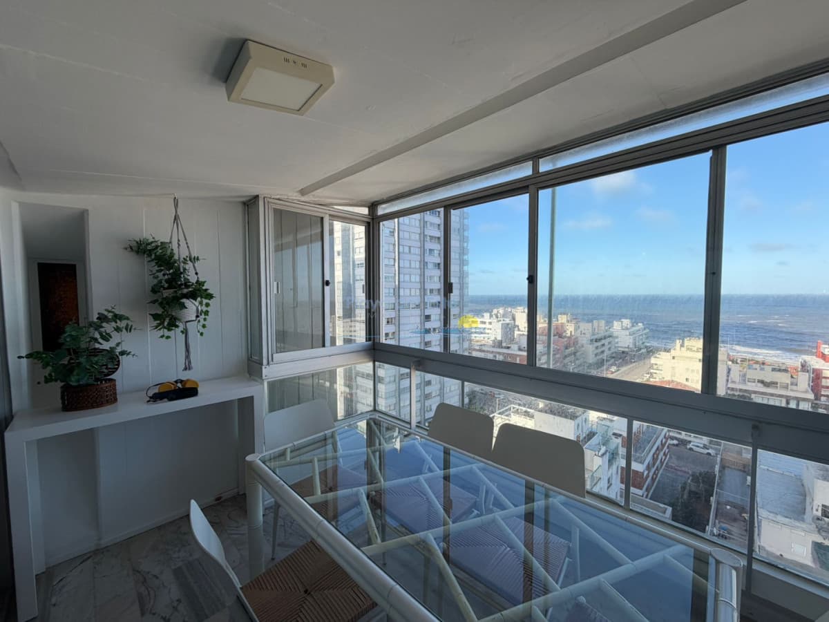Apartamento de 3 dormitorios en alquiler temporal en Punta del este , Península , Gorlero  - Inmobiliaria Playa del Este