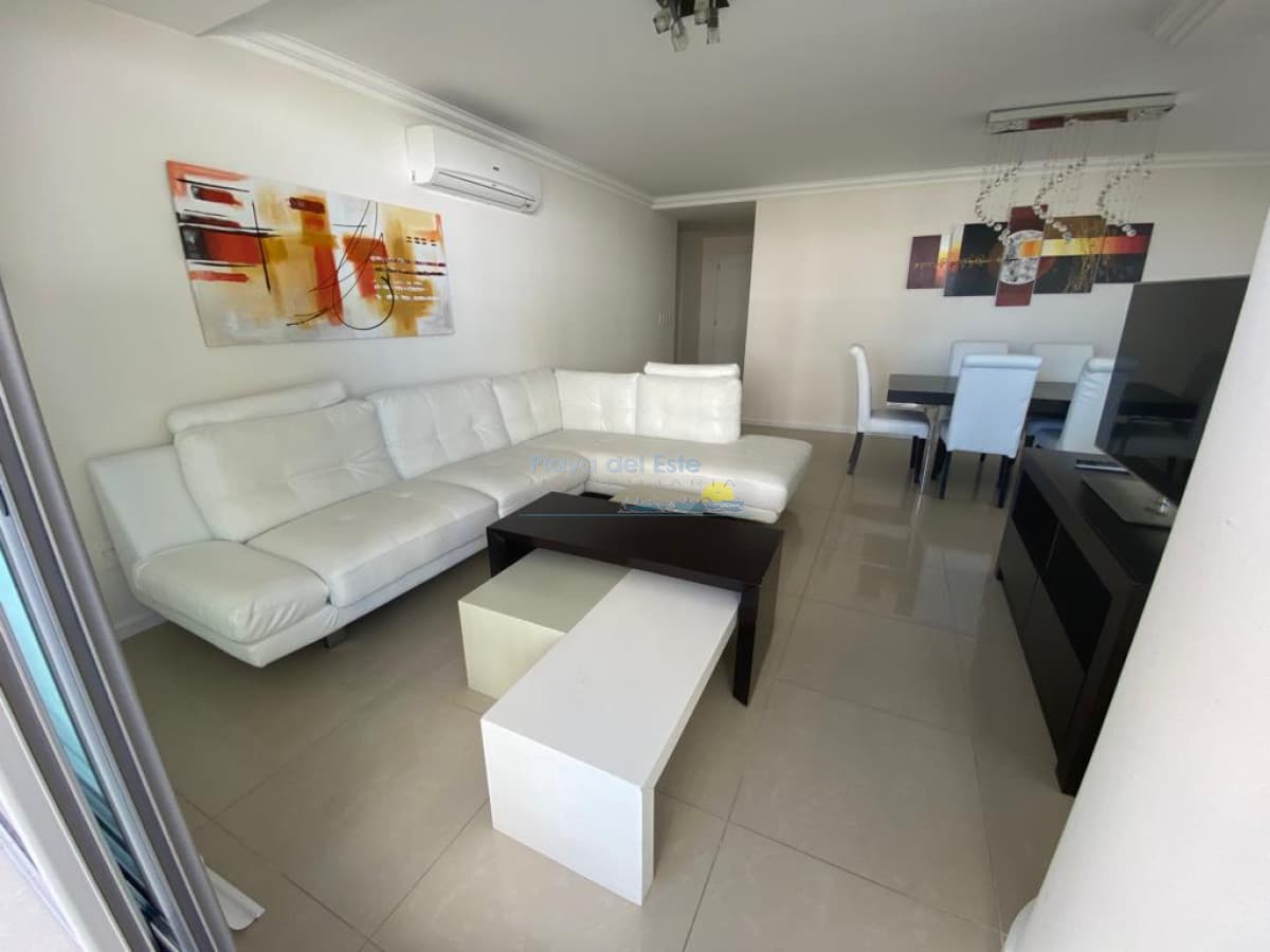 Apartamento en Alquiler de 2 dormitorios en Punta del este . Playa Brava , Torre Imperiale  - Inmobiliaria Playa del Este