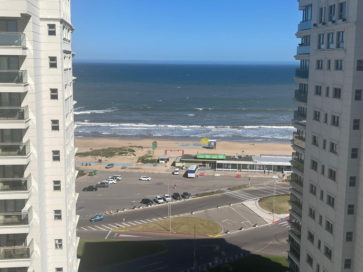 Apartamento en Venta de 3 dormitorios en Punta del este , Torre Imperiale , Playa brava  - Inmobiliaria Playa del Este