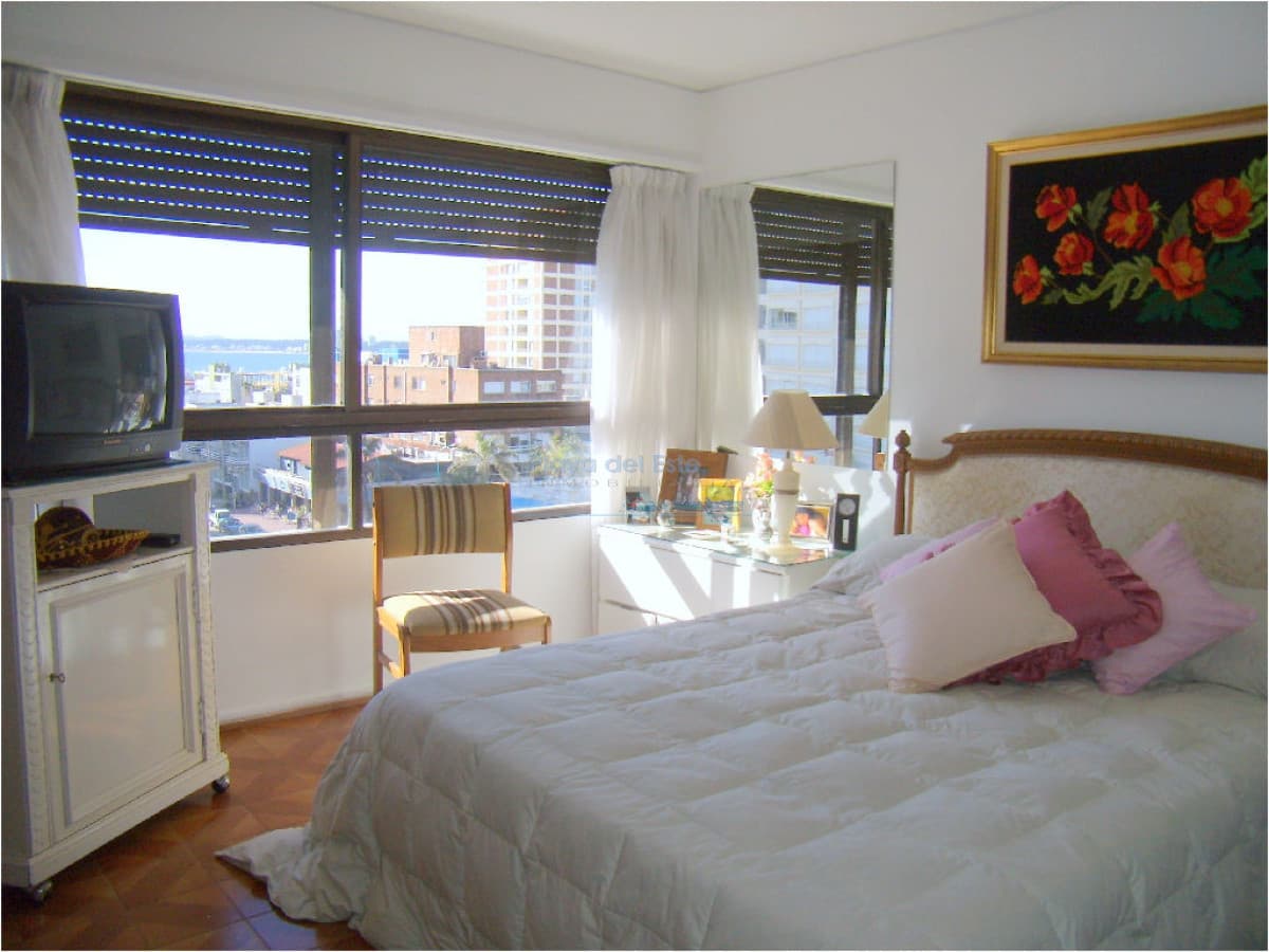 Apartamento en Peninsula, 2 dormitorios y medio  , torre amalfi , punta del este  - Inmobiliaria Playa del Este