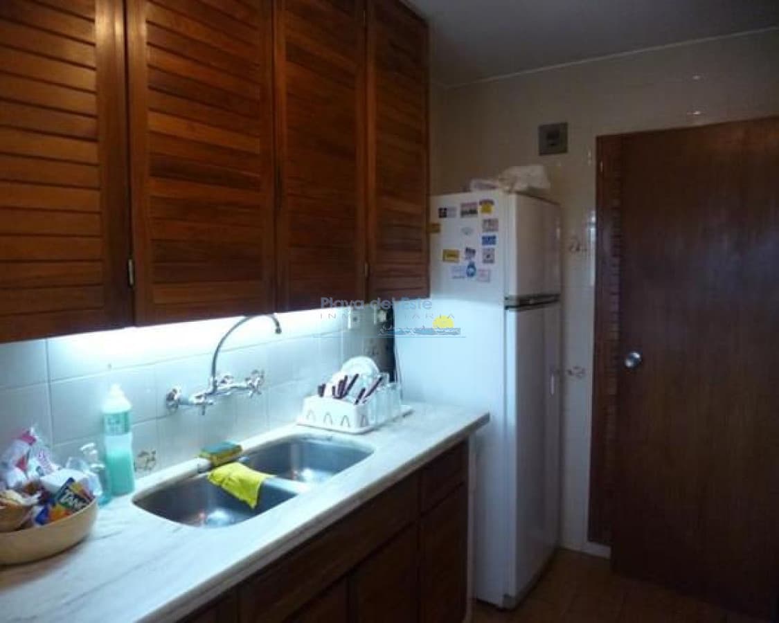 Apartamento en alquiler temporal de 3 dormitorios , Punta del este  - Inmobiliaria Playa del Este
