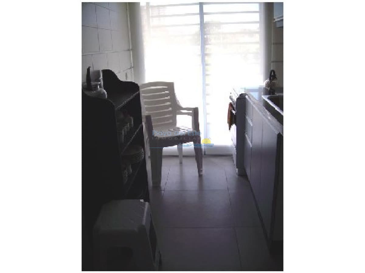 Apartamento en venta de 2 dormitorios en Torre Francia , Punta del este  - Inmobiliaria Playa del Este