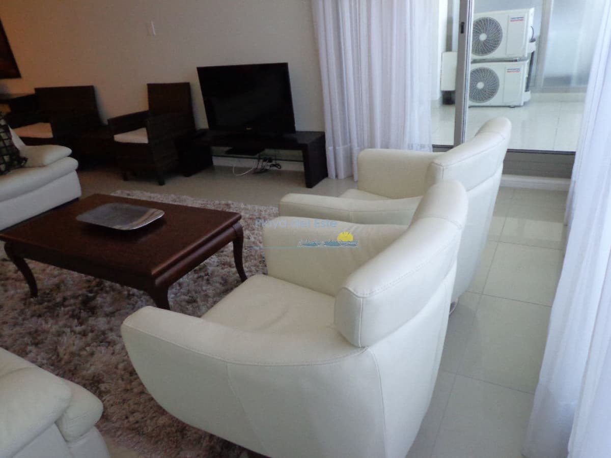 Apartamento en torre imperiale , alquiler de temporada en Punta del este , 3 dormitorios , Playa brava  - Inmobiliaria Playa del Este