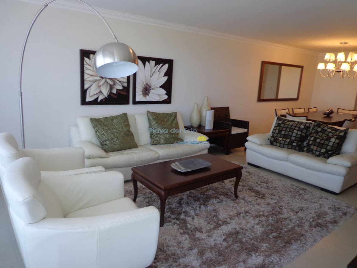 Apartamento en torre imperiale , alquiler de temporada en Punta del este , 3 dormitorios , Playa brava  - Inmobiliaria Playa del Este