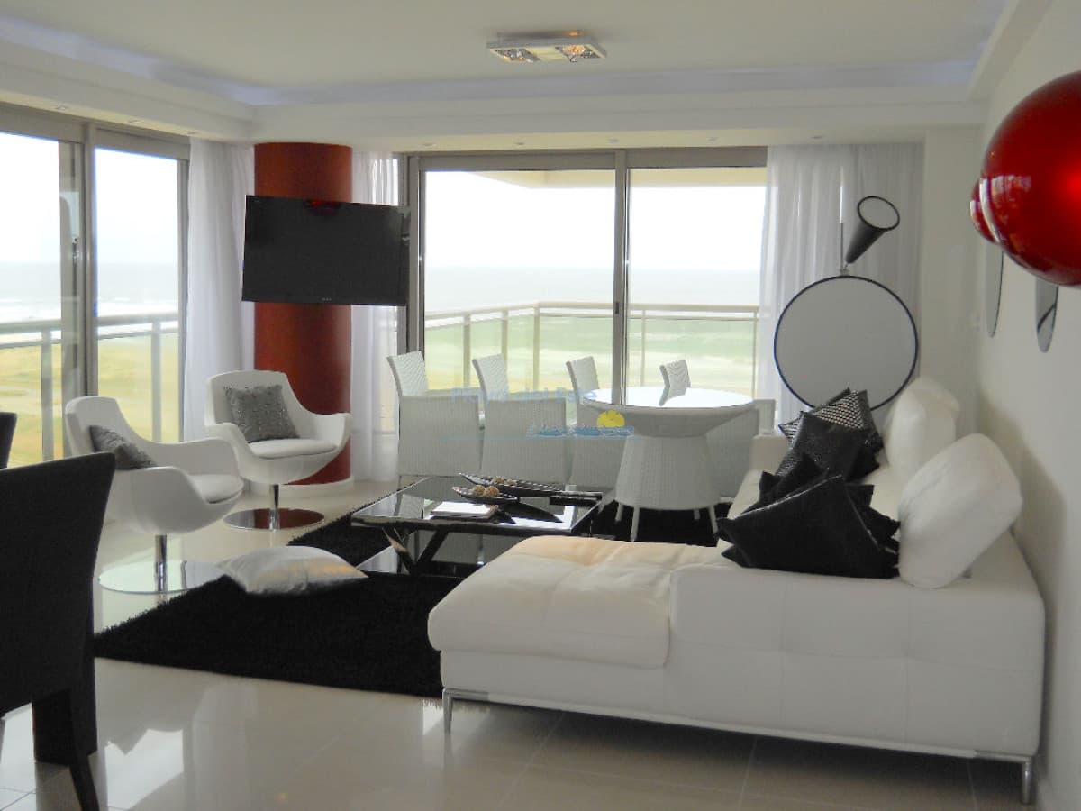 Apartamento de 3 dormitorios en Torre imperiale , Punta del este , Playa Brava  - Inmobiliaria Playa del Este