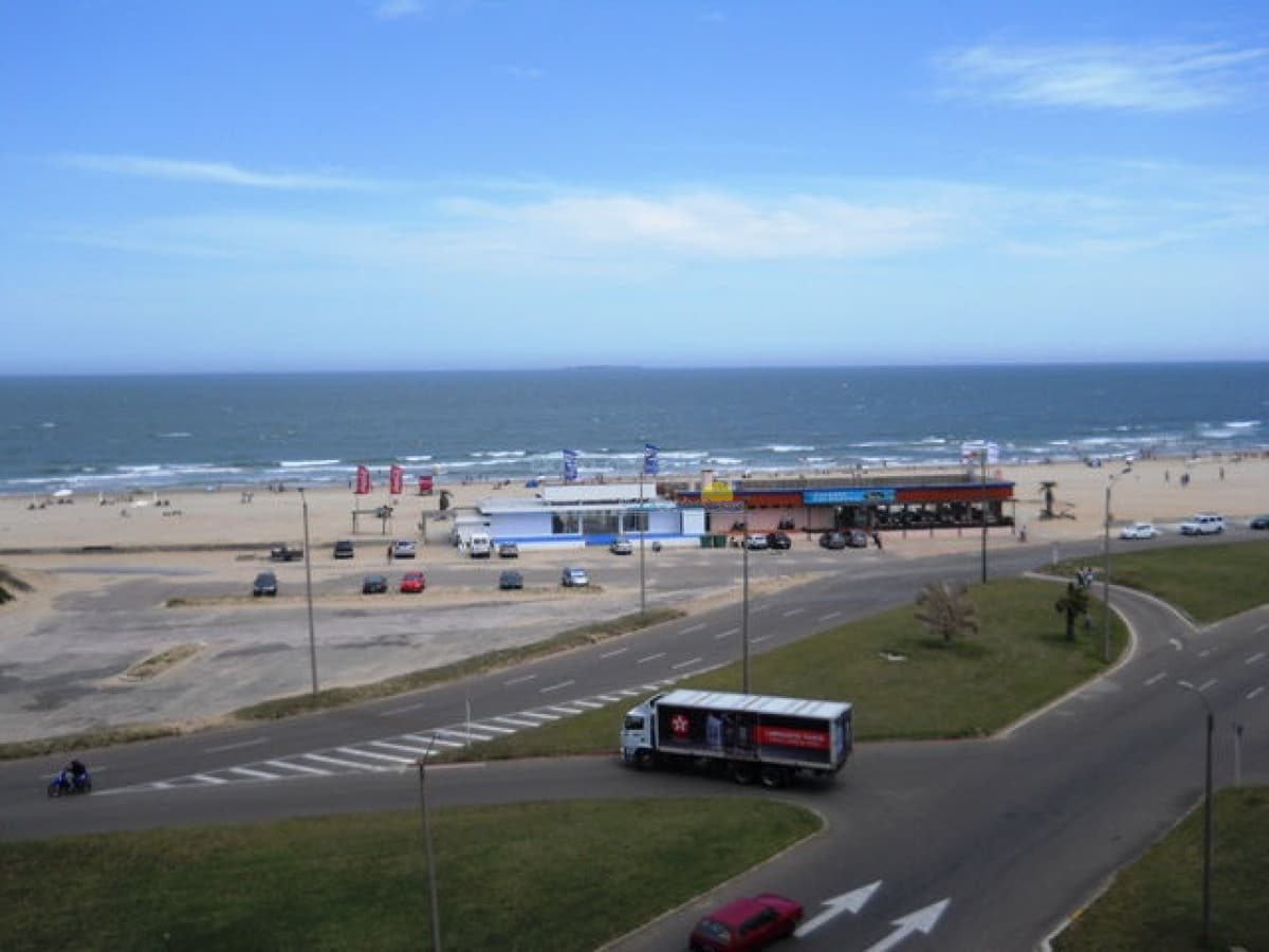 Apartamento de 3 dormitorios en Venta en Torre Imperiale, Punta del este , Playa Brava  - Inmobiliaria Playa del Este