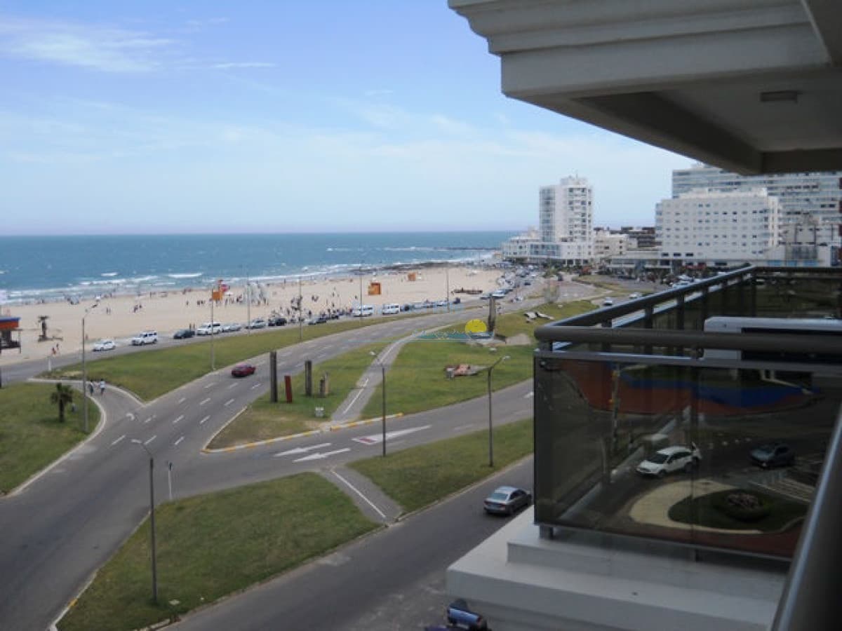 Apartamento de 3 dormitorios en Venta en Torre Imperiale, Punta del este , Playa Brava  - Inmobiliaria Playa del Este
