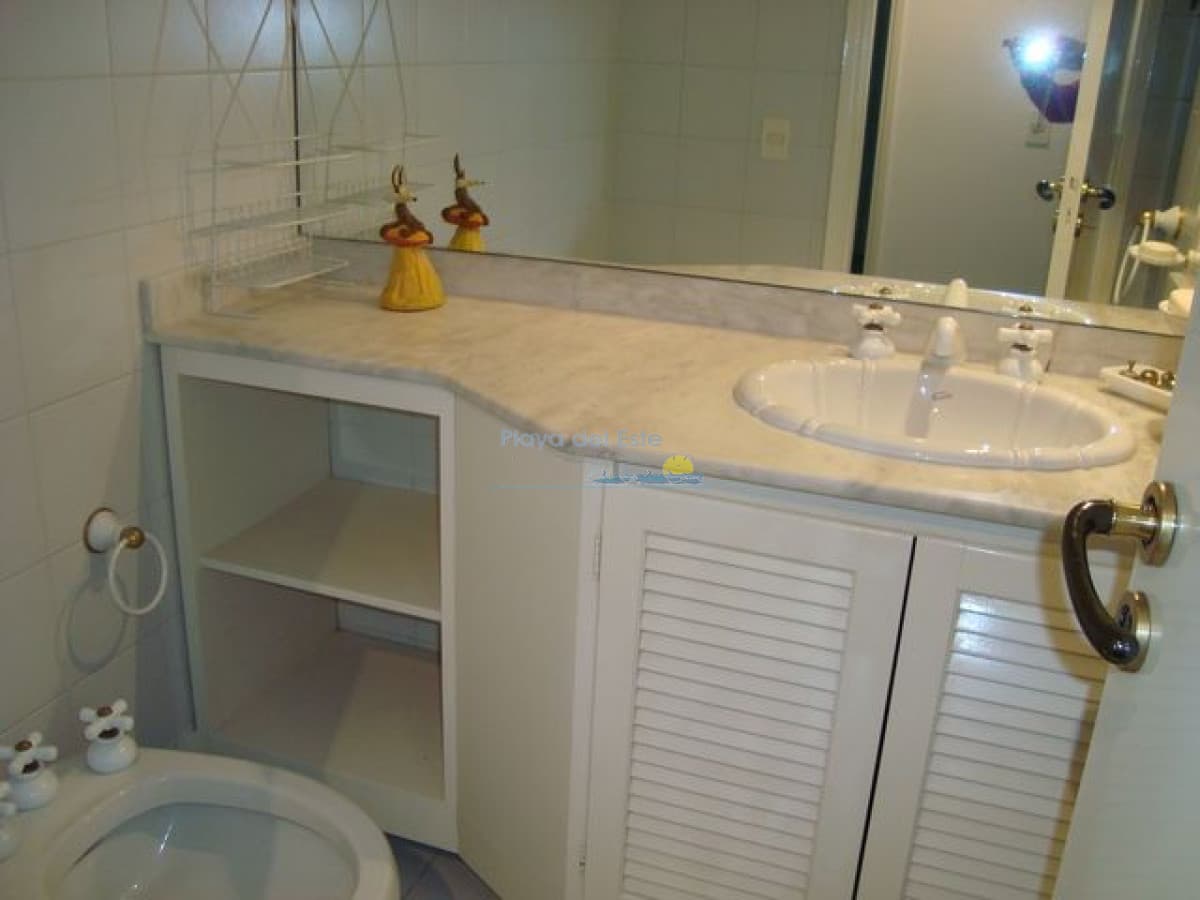 Apartamento en Peninsula, 2 dormitorios * - Inmobiliaria Playa del Este