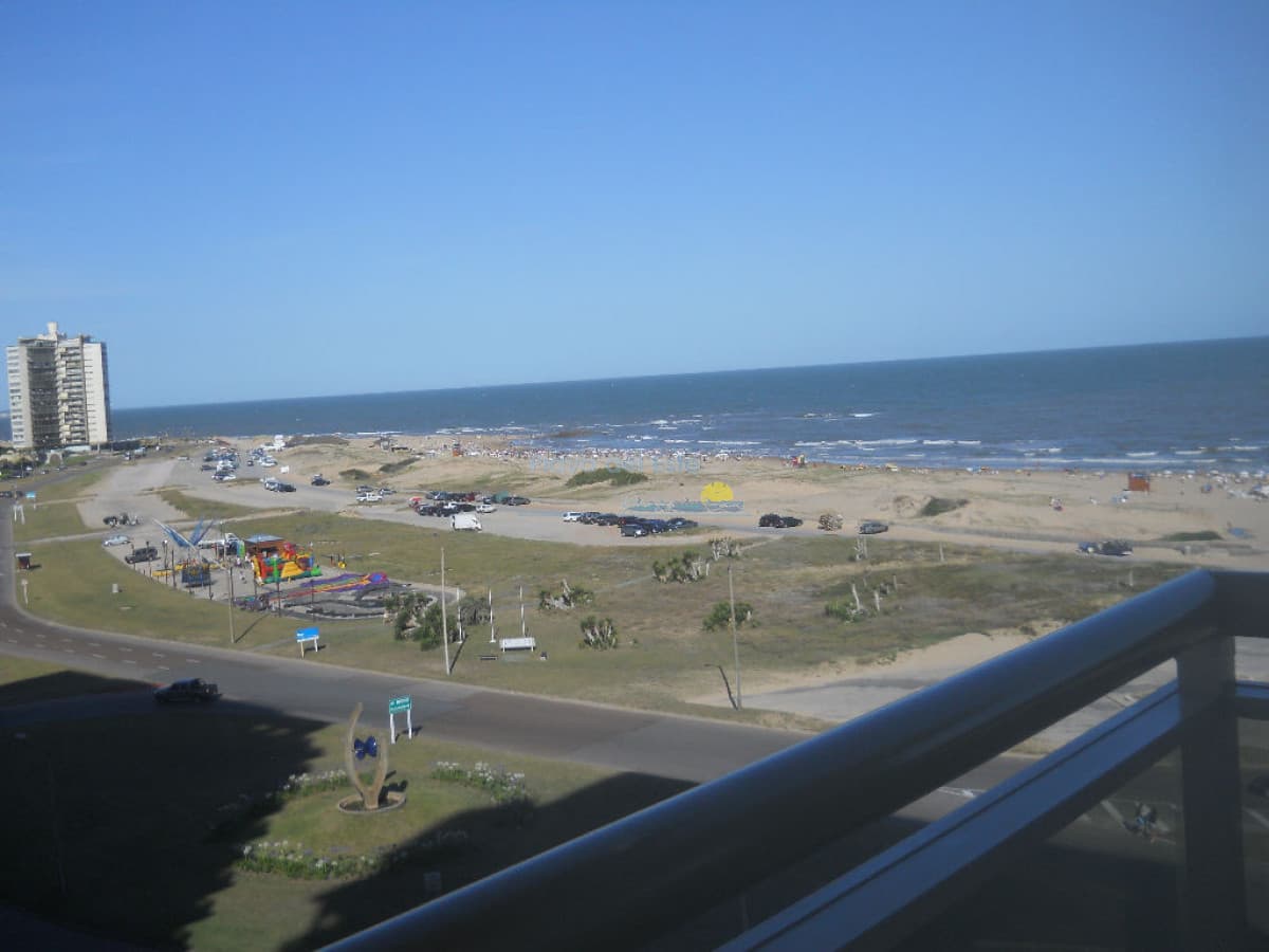 Aoartamento en Venta de 3 dormitorios en Torre Imperiale , Punta del este , Playa brava  - Inmobiliaria Playa del Este