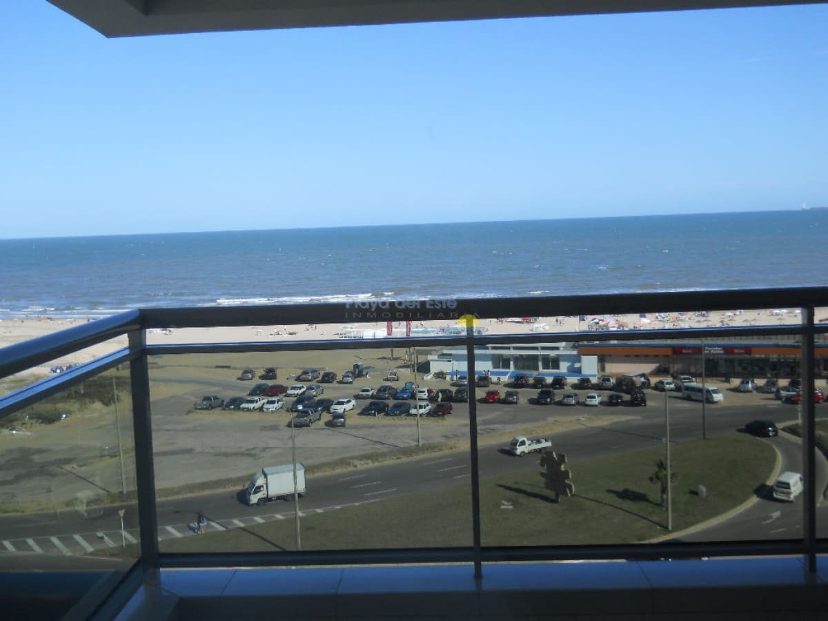 Aoartamento en Venta de 3 dormitorios en Torre Imperiale , Punta del este , Playa brava  - Inmobiliaria Playa del Este