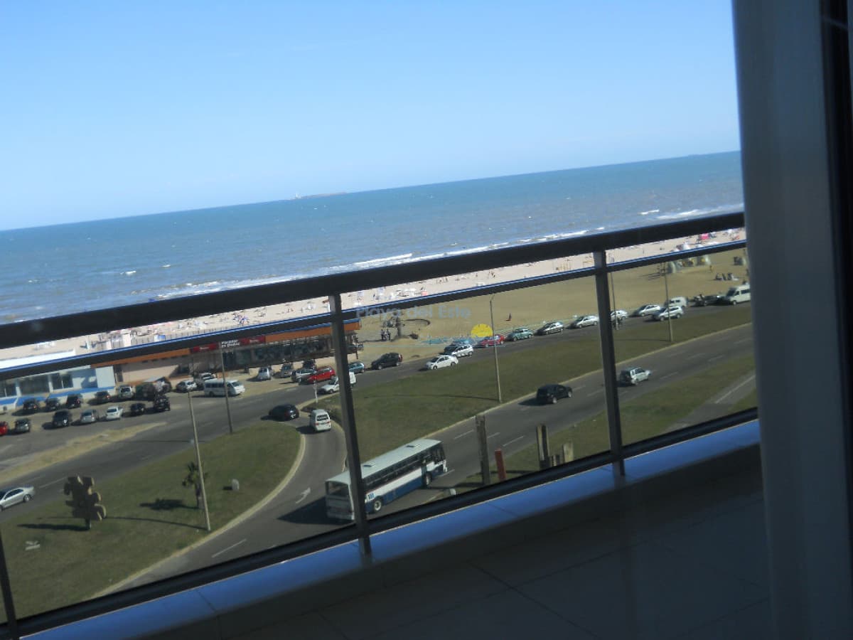Aoartamento en Venta de 3 dormitorios en Torre Imperiale , Punta del este , Playa brava  - Inmobiliaria Playa del Este