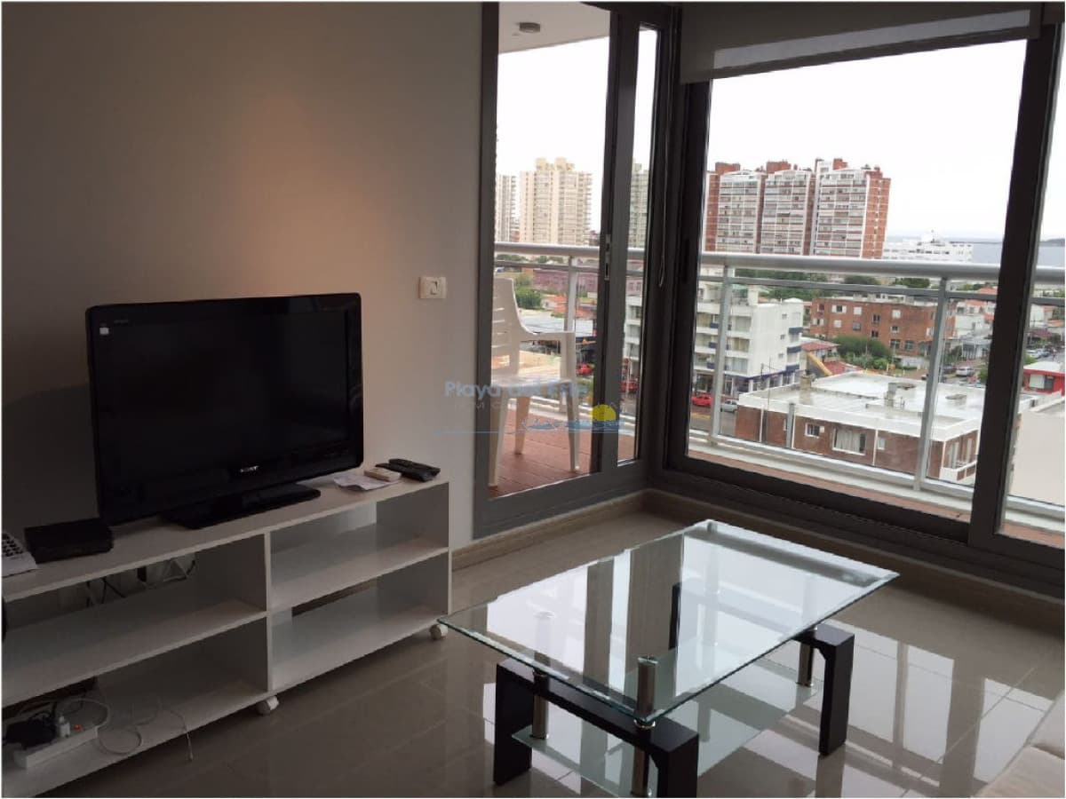 Apartamento en alquiler temporal de 1 dormitorio y medio en Venta en Punta del este  - Inmobiliaria Playa del Este