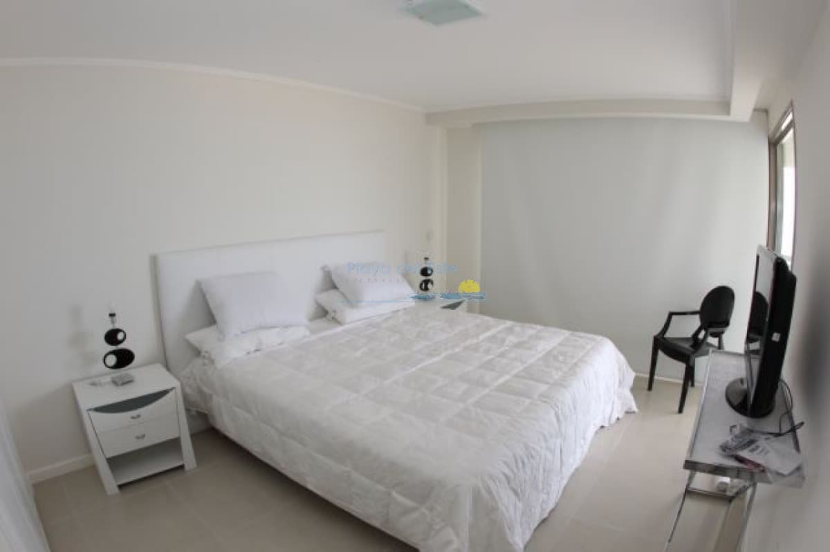 Apartamento en Alquiler de 3 dormitorios en Punta del este , Torre imperiale , Playa Brava   - Inmobiliaria Playa del Este