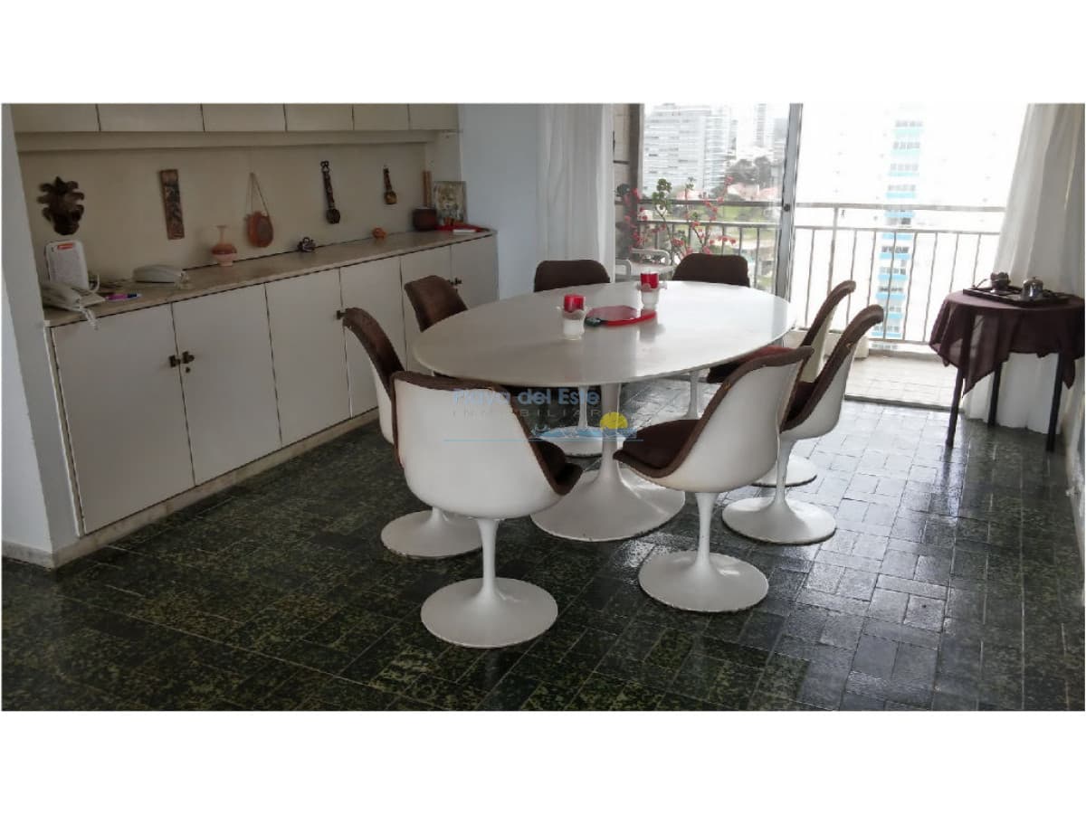 Apartamento de 2 dormitorios en Playa Brava , Punta del este  - Inmobiliaria Playa del Este