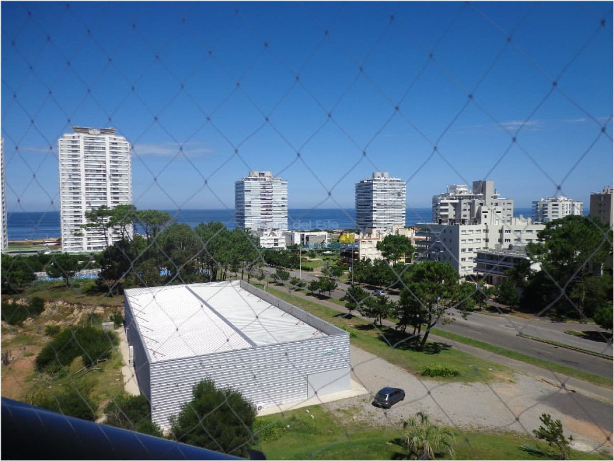 Apartamento en alquiler de temporada de 1 dormitorio en Torre One , Punta del este  - Inmobiliaria Playa del Este