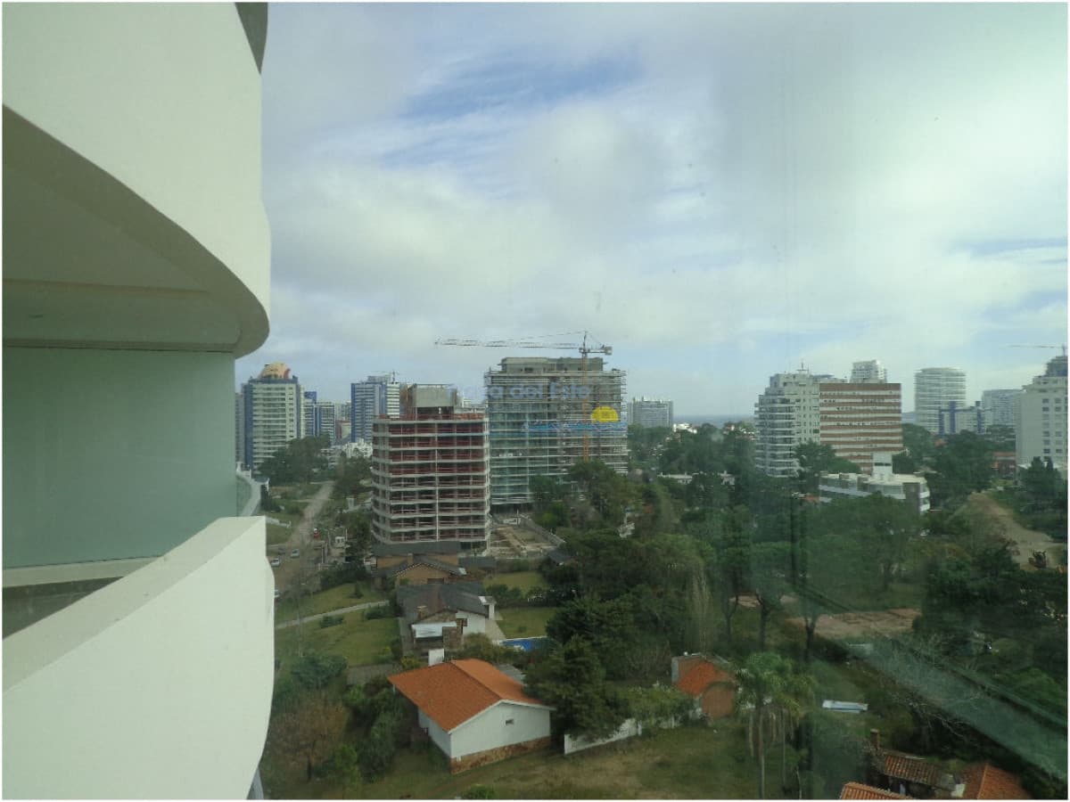 Apartamento de 2 dormitorios en venta en Wind Tower , Punta del este , playa brava  - Inmobiliaria Playa del Este