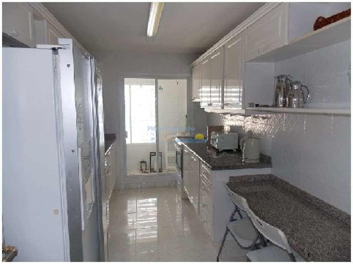 Apartamento en Venta de 3 Dormitorios en Edificio Coral , Punta del este , Playa Mansa  - Inmobiliaria Playa del Este
