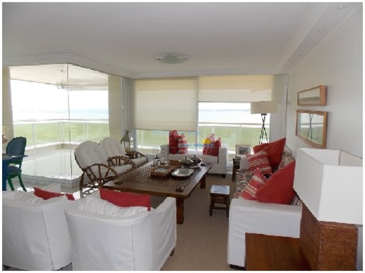 Apartamento en Venta de 3 Dormitorios en Edificio Coral , Punta del este , Playa Mansa  - Inmobiliaria Playa del Este