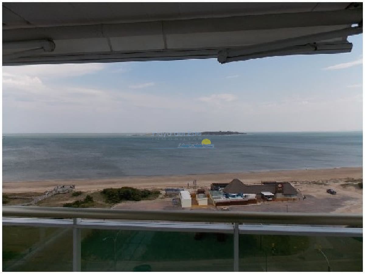 Apartamento en Venta de 3 Dormitorios en Edificio Coral , Punta del este , Playa Mansa  - Inmobiliaria Playa del Este