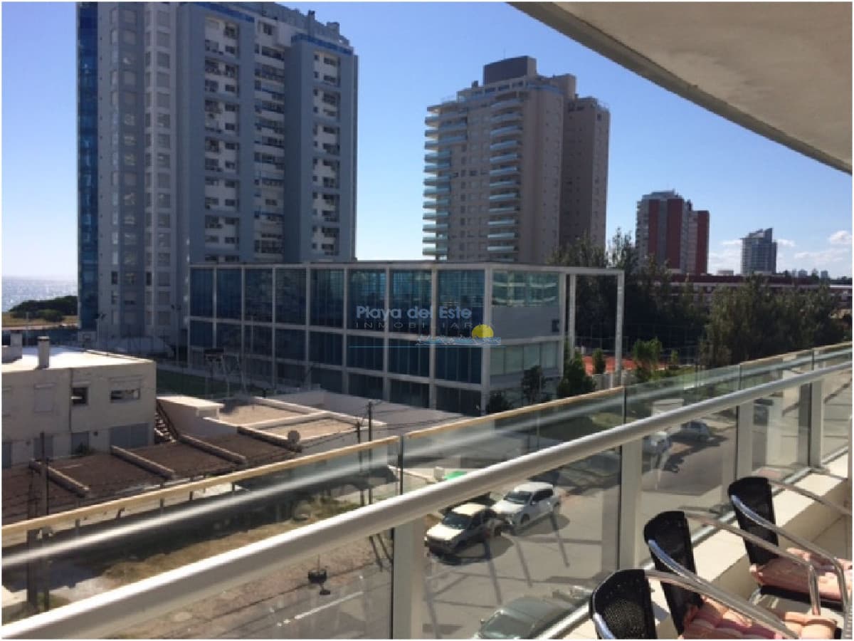 Apartamento en venta de 2 dormitorios en Punta del este , Torre Season , Playa Mansa  - Inmobiliaria Playa del Este