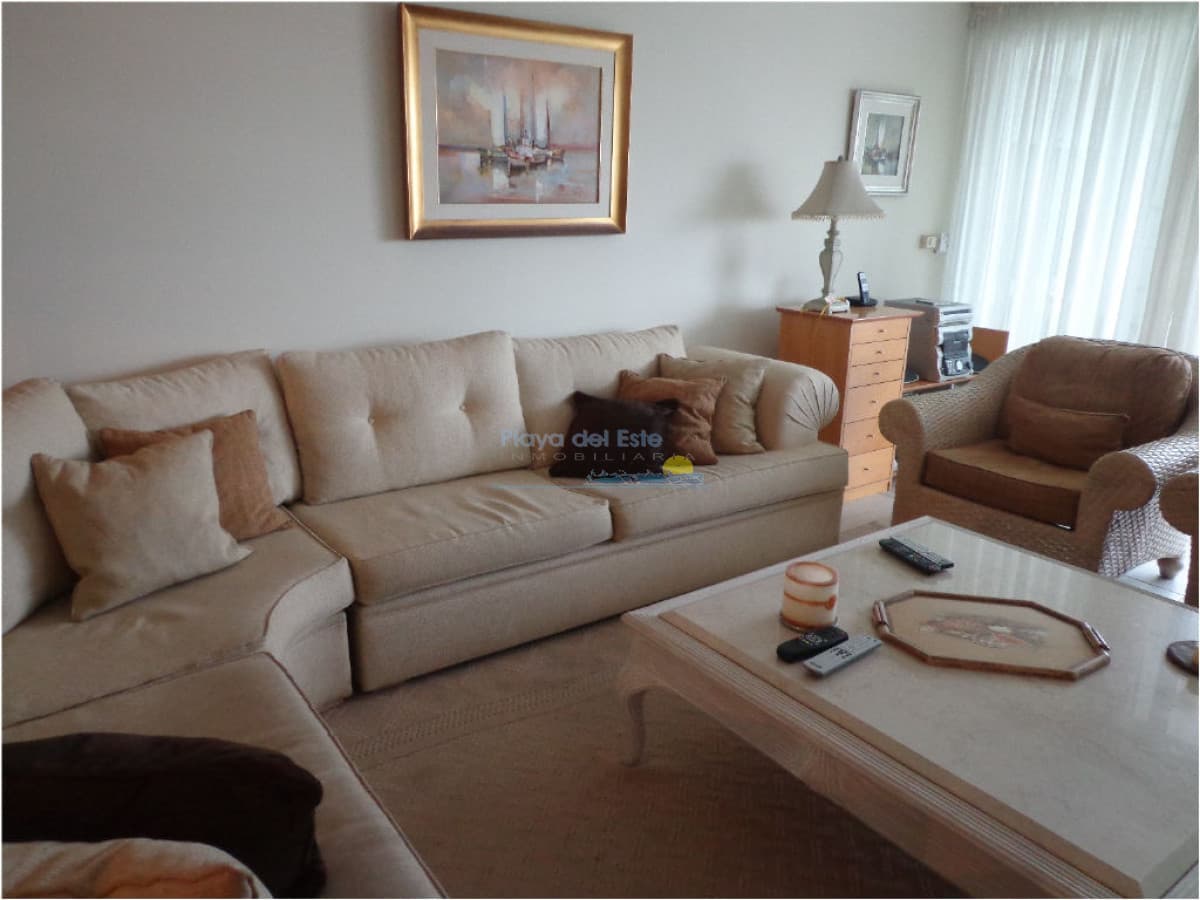 Apartamento de 3 dormitorios en Torre Nueva York en alquiler temporal , Punta del este , Playa Brava  - Inmobiliaria Playa del Este