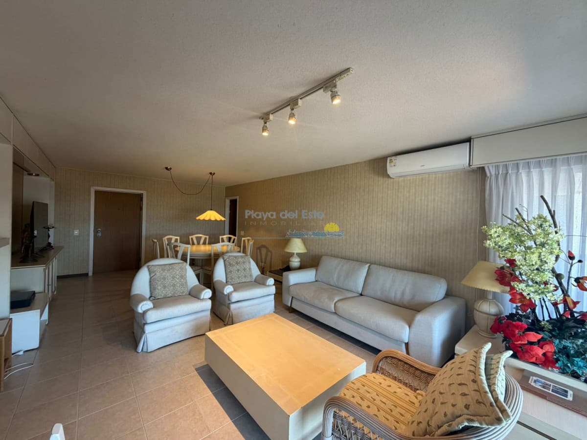 Apartamento de 3 dormitorios en alquiler anual e invernal en Punta del esta , Playa mansa , Torreon  - Inmobiliaria Playa del Este