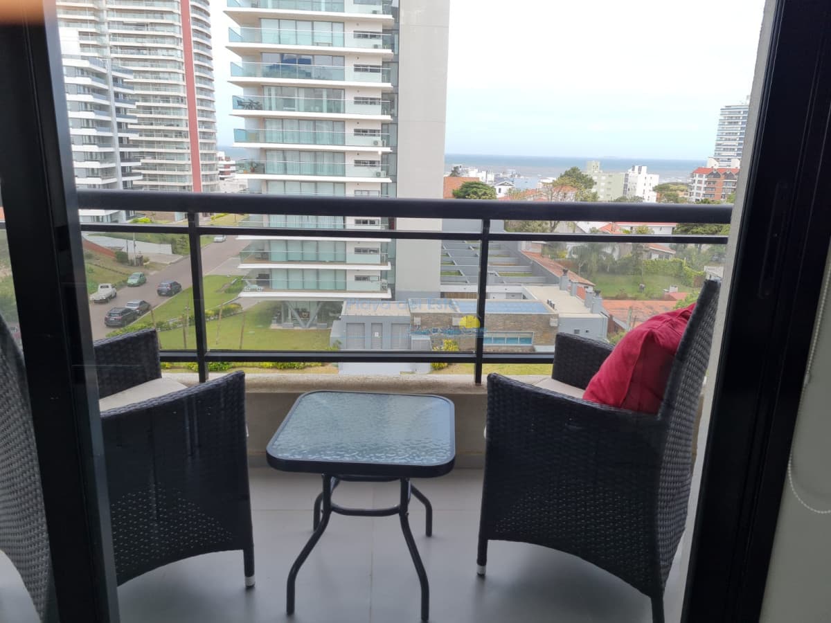Apartamento en alquiler temporal de 2 dormitorios en Punta del este  - Inmobiliaria Playa del Este