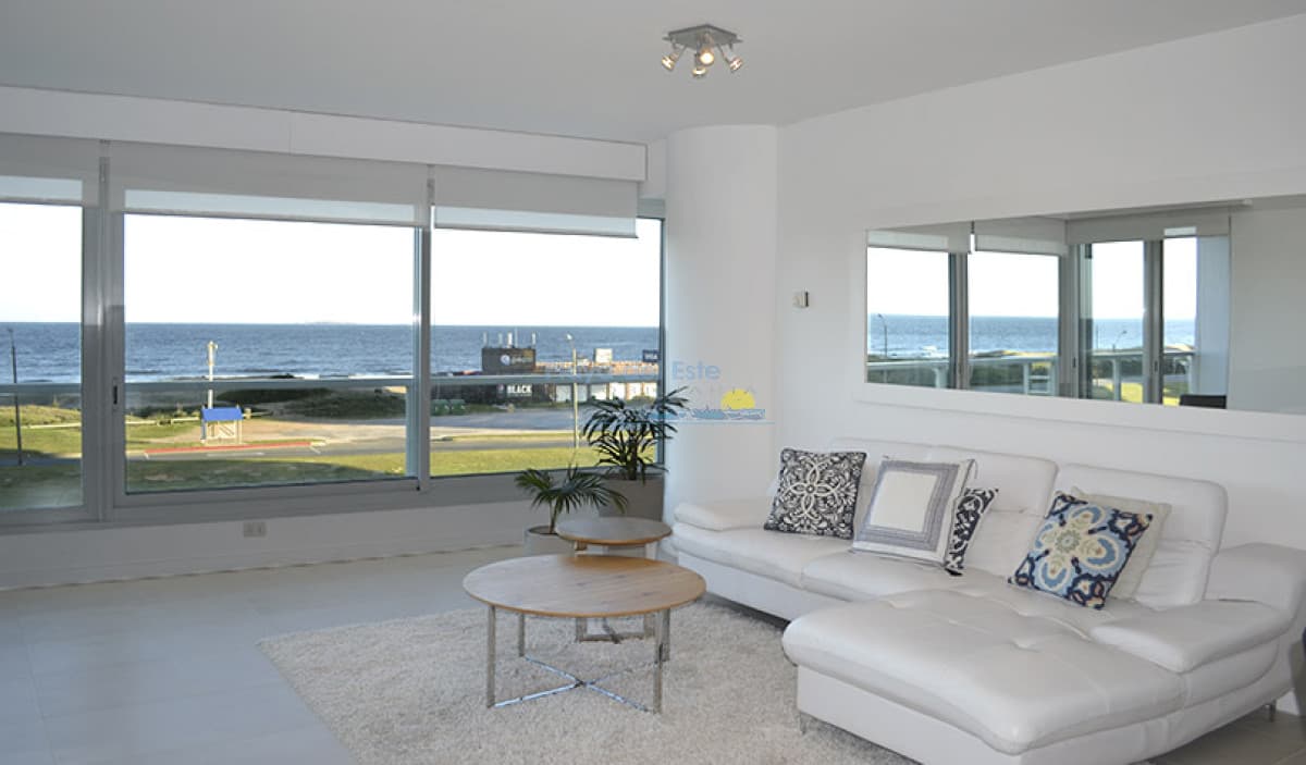Apartamento de 2 Dormitorios en Torre Le Parc , Playa Brava , Punta del este  - Inmobiliaria Playa del Este