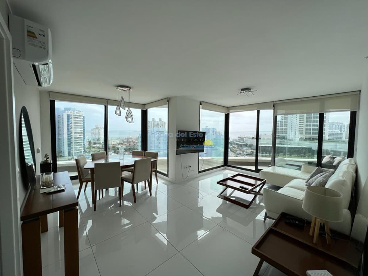 Apartamento en venta de 3 dormitorios en Edificio Art Tower , Punta del este , Playa mansa  - Inmobiliaria Playa del Este